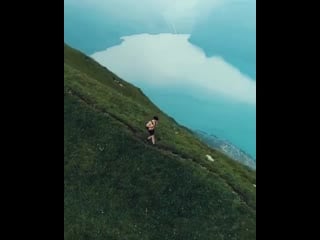 Прогулка в горах швейцарии