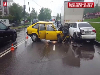 Четыре автомобиля столкнулись на юге москвы, есть пострадавшие