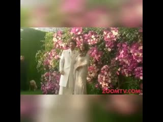 @iamsrk arrives with @gaurikhan at the akashshlokawedding