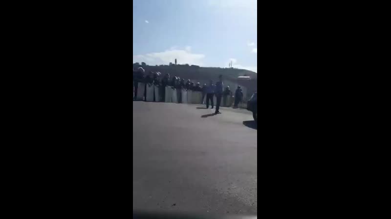 Власти киргизии пытаются арестовать экс президента атамбаева