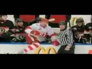 "brent seabrook destroys dan cleary nhl winter classic 2009 "