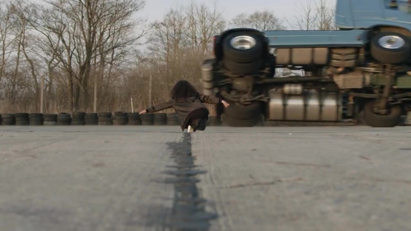 Volvo trucks the daring ’two wheel stunt’ from the tv series reality road