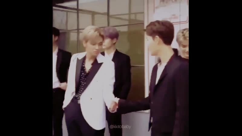 Haechan kisses taeil compilation