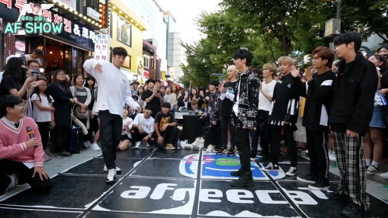 [댄스배틀] 아이돌 댄스 트레이너 vs 실제 아이돌 디크런치 (idol dance trainer vs real idol d crunch) (춤추