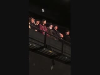 181224 nayeon and jeongyeon went to day6's concert together
