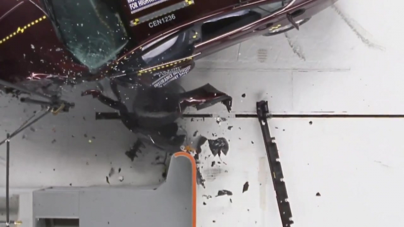 2013 ford fusion small overlap iihs crash test