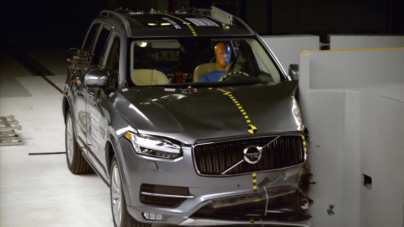 2016 volvo xc90 small overlap iihs crash test