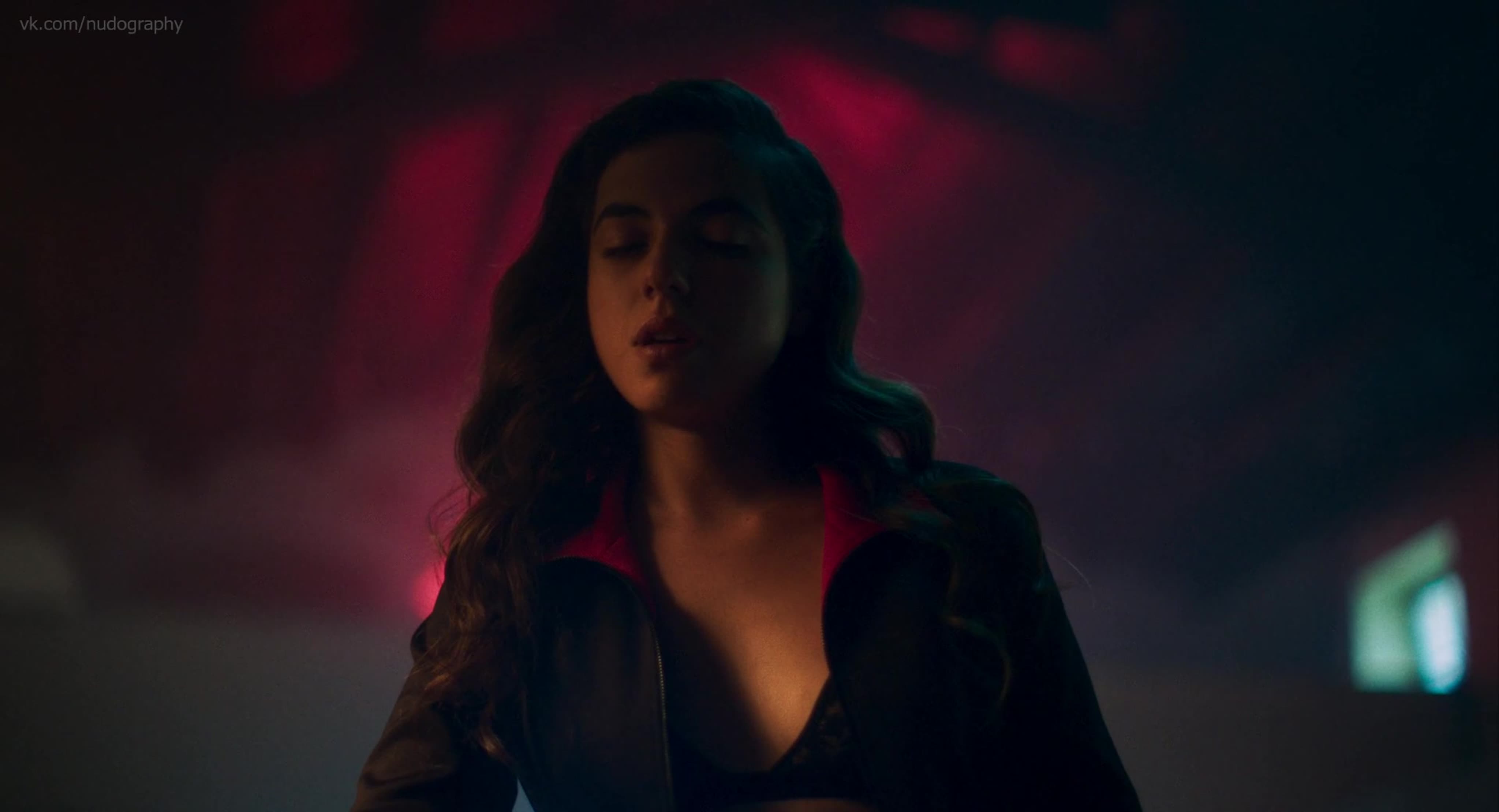 Кристина родло (cristina rodlo) слишком стар, чтобы молодые молодым (too  old to die young, 2019) s01e10 1080 голая? секси!