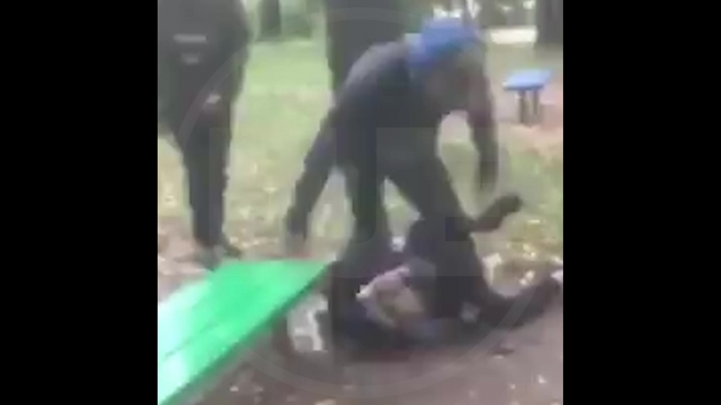 В смоленске трое молодые жестоко избили онкобольного сверстника