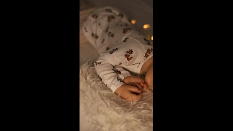 Обнимать теплее друг друга