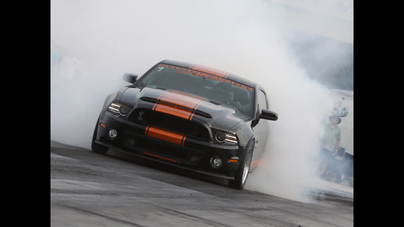 Бернаут shelby mustang