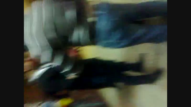 Чеченец обосновывает азеров в ночном клубе монтана