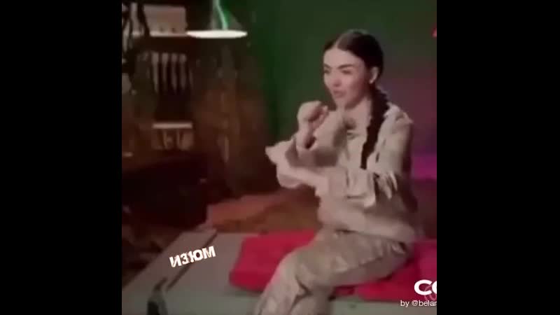 Страстно копает