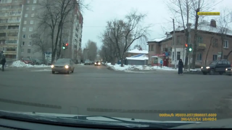 ✔ особое мнение екатеринбуржца, прокатившего полицейского на капоте, посадили на шесть лет