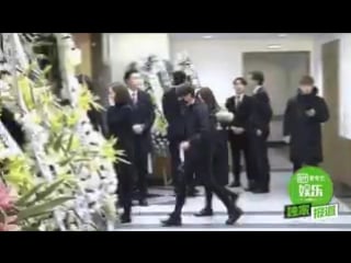 Amber, luna, krystal arrived at jonghyun's funeral (171219)