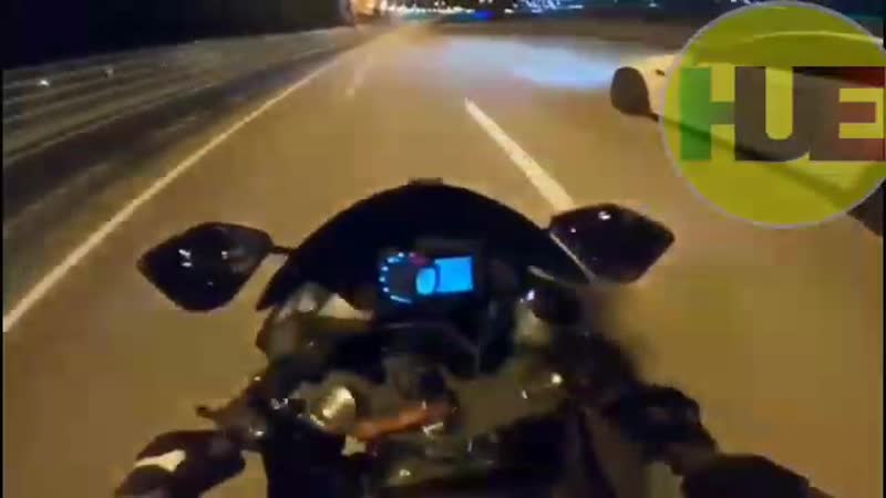 В адлере «байкерша» осталась жива после того, как на скорости 190 км/ч упала на трассе с мотоцикла