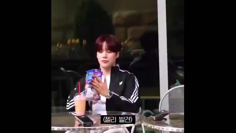 Hiçbir şey olmamış gibi bakması jajwjkwhskdejek yicem tipe bak