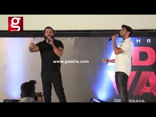 Chiyaan vikram & dhruv vikram live singing for the first time ever