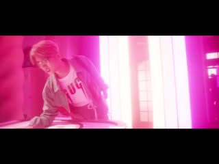 Luhan @ 191101 gucci beloved amusement park