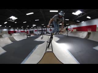 First session in a fresh skateland rotterdam! // inside bmx
