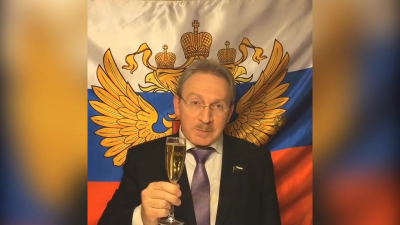 Когда российский депутат наелся мёда неправильных, но очень весёлых пчёл🙃