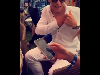 Eleanor calder in max hurd's snapchat 05/06/2016