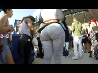 Сочная попа в джинсах | pawg