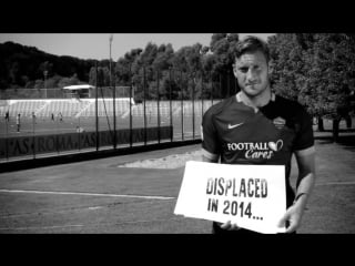 As roma francesco totti, mohamed salah & edin džeko star in new #footballcares video for refugees please donate at