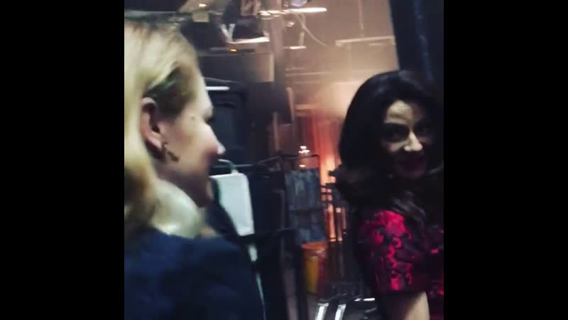 Miranda otto &amp; michelle gomez on set of caos part 2
