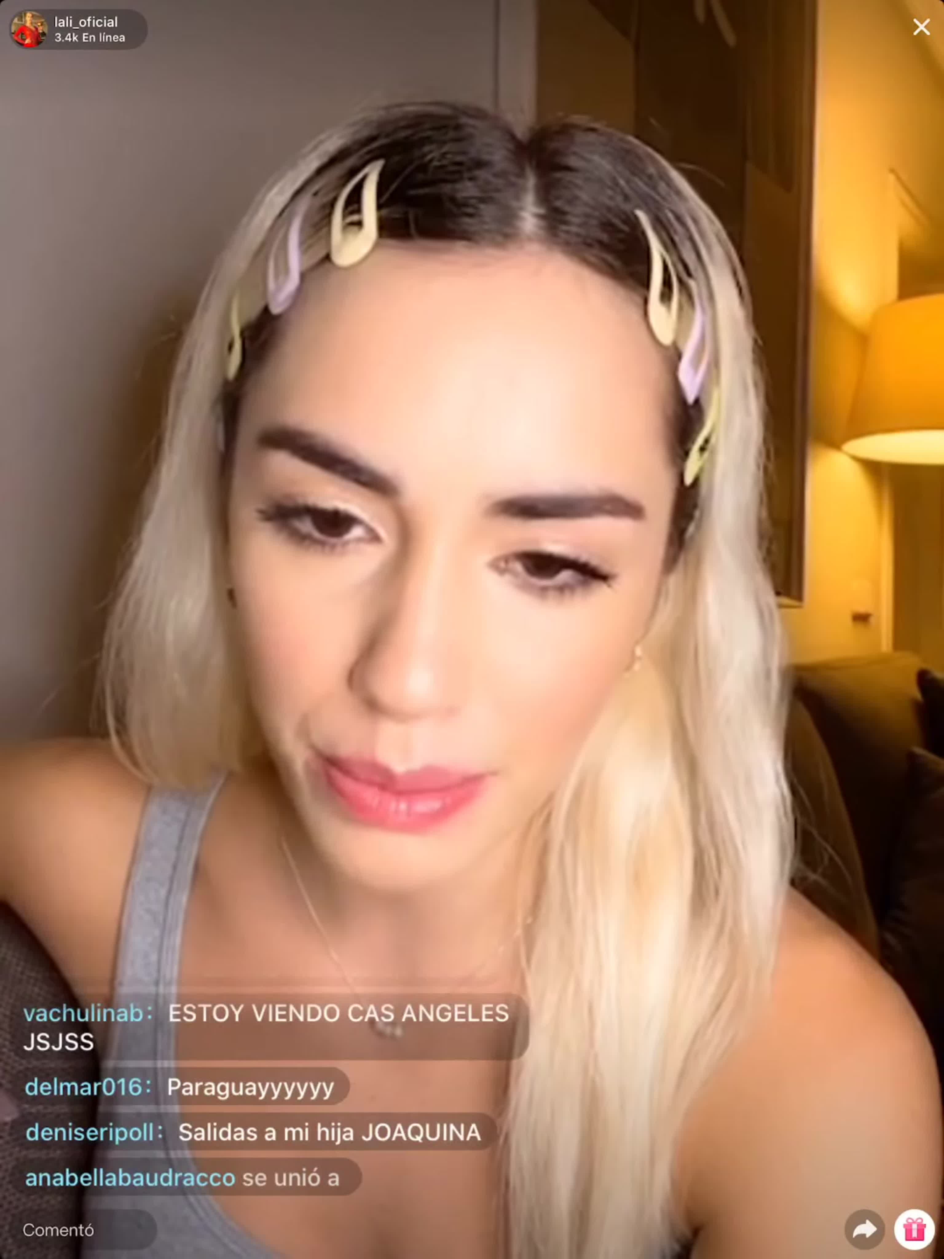 İzleyiciler onu hayranlıkla takip ediyor