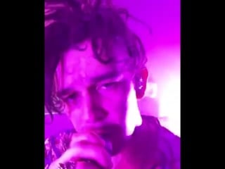 The 1975 / matty healy taking a fan's phone