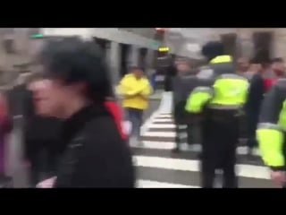 Anti trump protester gets destroyed by a trump supporter epic fight