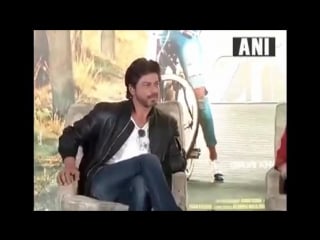 Shah rukh khan and alia bhatt at the promotions of their upcoming movie dear zindagi