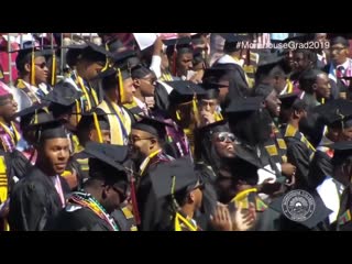 Billionaire speaker tells 400 graduates he's paying off all their student loans ($40 million in total)