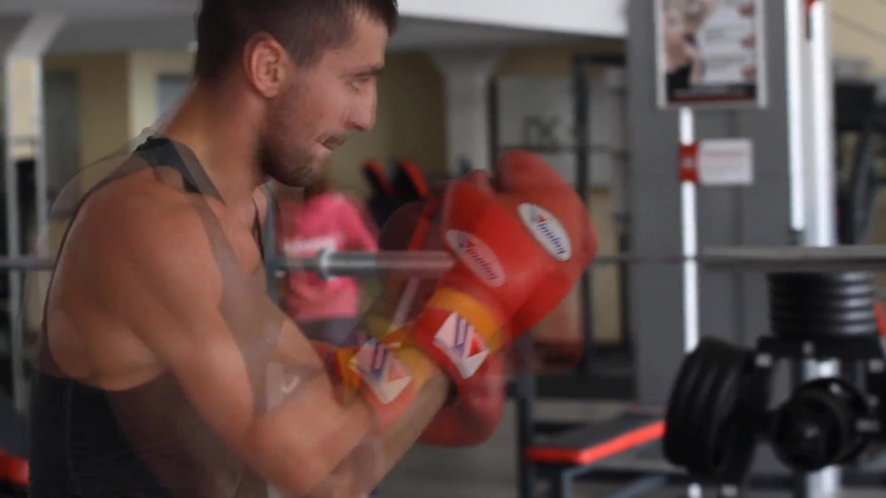 Александр гвоздик в центре фитнеса и бокса rdx открытая тренироа и спарринг