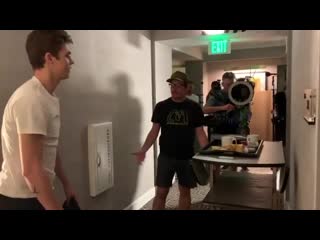 Хиро за кадром awc