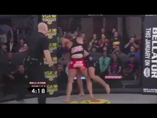 Jessica eye mostrando toda seu poder