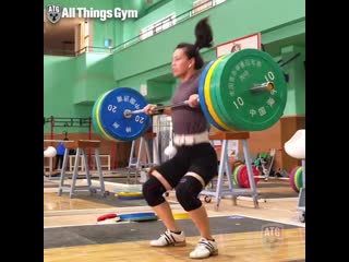 Hsing chun ku (59kg taiwan 🇹🇼) hitting a very easy 125kg