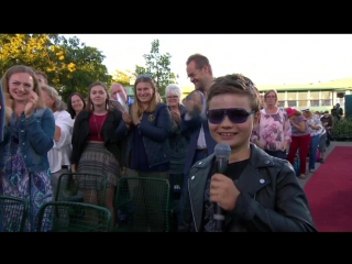 #minallsång odysseaus, sanna nielssen and the audience sommarnatt (allsång på skansen 25 07 2017 )