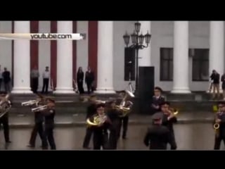 Одесса думская оркестр нацгвардии отжигает на лабутенах