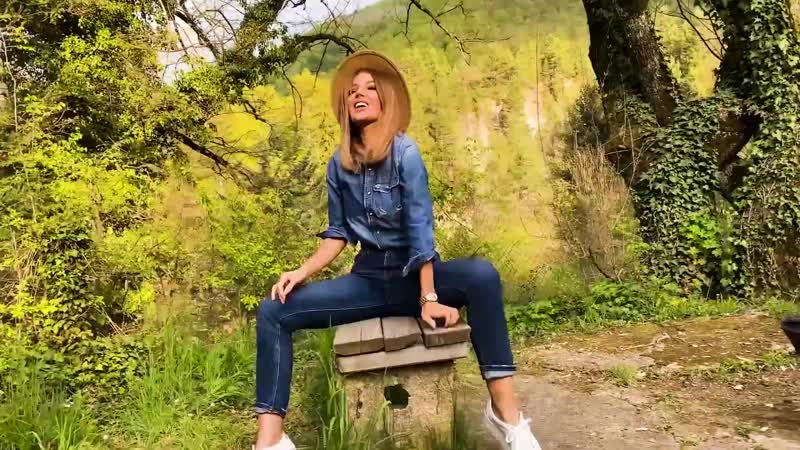 Есил дюран друга съм сега (2020)