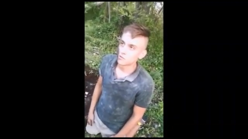 Двачер кусок кала обоссался при всеъх