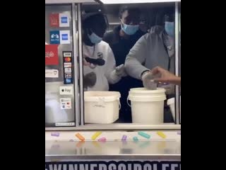 @sheff g and @ sleepyhallow brought an ice cream truck out to their hood in brooklyn to give back to the youth for #laborday