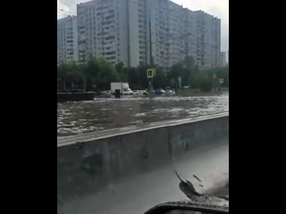 20 06 2020 3 москву затопило после ливня у тц``южный``