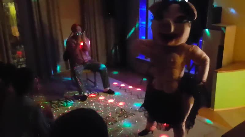 Женский стриптиз для именинника!