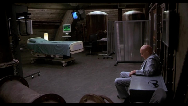 Невидимка / hollow man (2000)