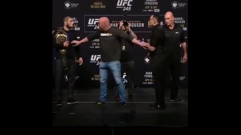 Хабиб пнул пояс тони фергюсона