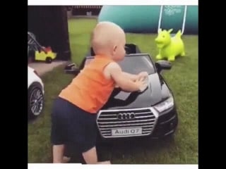 Намывает свою ласточку