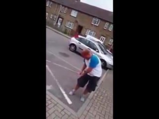 Молодые петарду в кармане