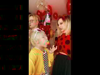 Хлоя буржуа и маринетт